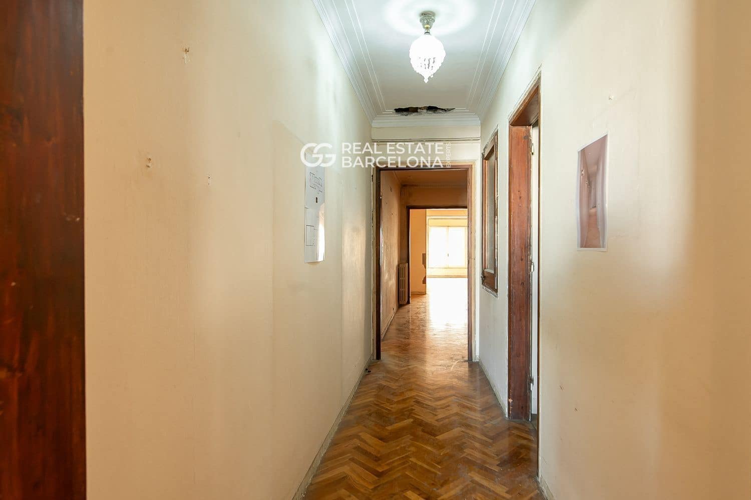 5 bedroom Flat for sale in Barcelona city - € 1,050,000 (Ref: 9482300)