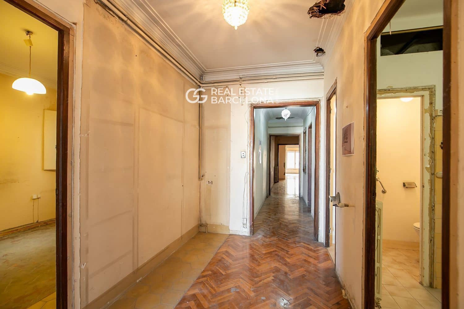 5 bedroom Flat for sale in Barcelona city - € 1,050,000 (Ref: 9482300)