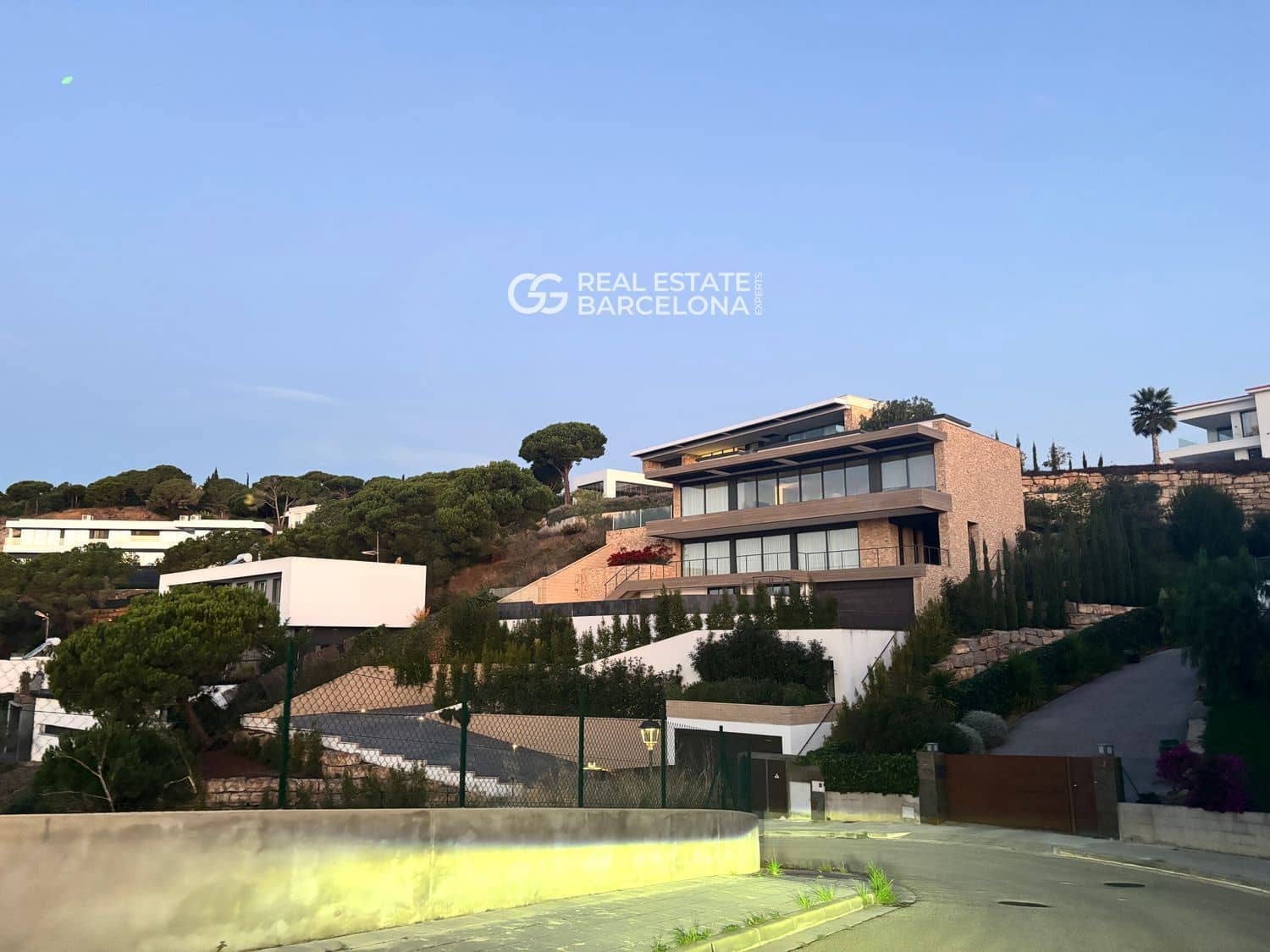 6 bedroom Villa for sale in Sant Andreu de Llavaneres with pool garage - € 1,850,000 (Ref: 9482304)