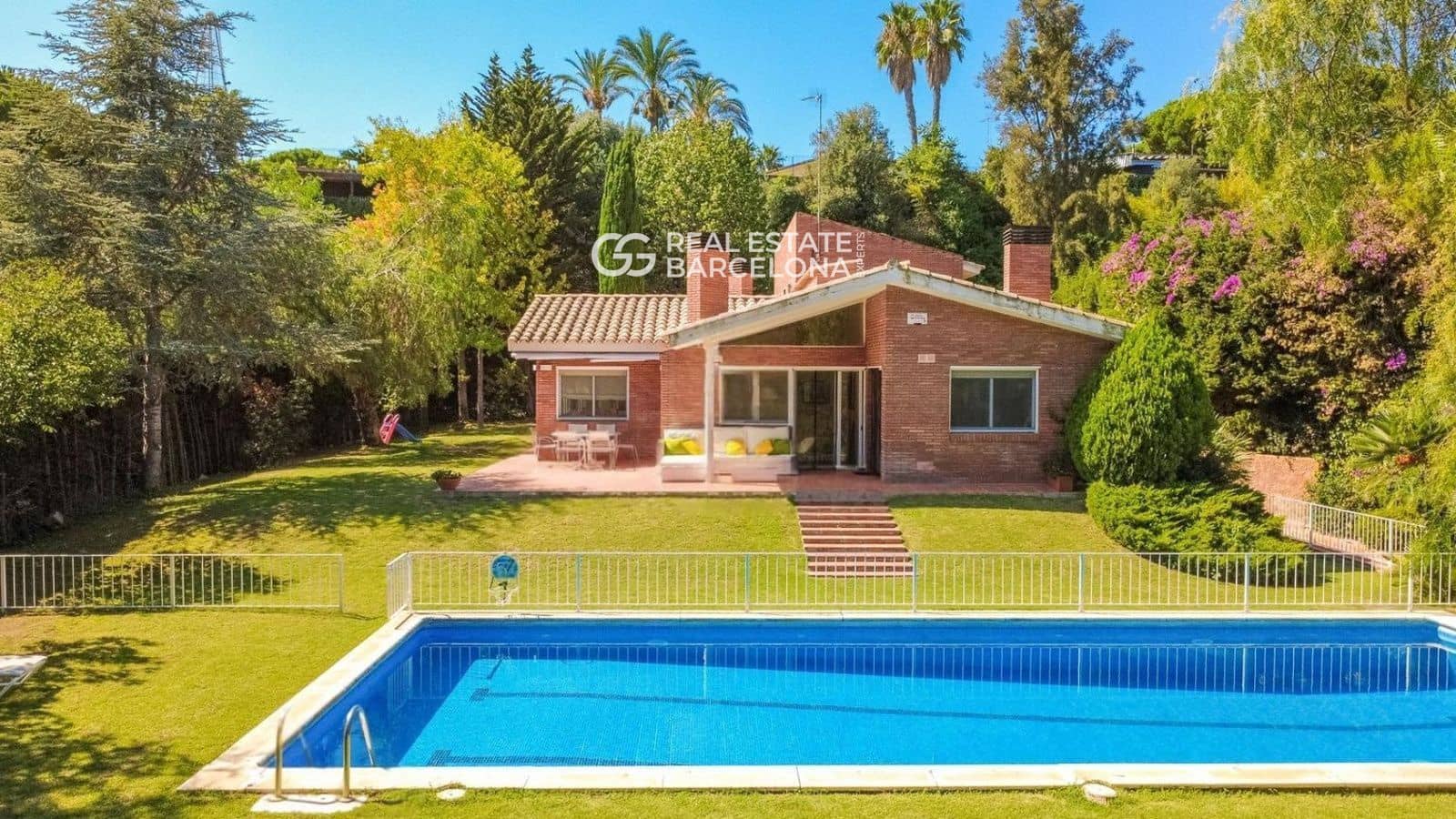 5 chambre Villa/Maison à vendre à Sant Andreu de Llavaneres avec piscine garage - 1 290 000 € (Ref: 9482311)