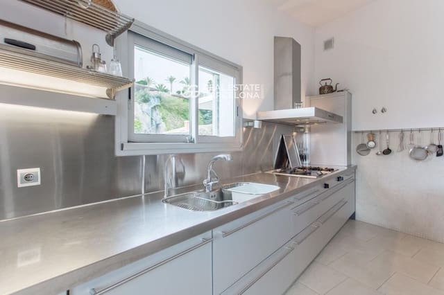 4 chambre Villa/Maison à vendre à Sant Andreu de Llavaneres avec piscine garage - 1 540 000 € (Ref: 9482312)