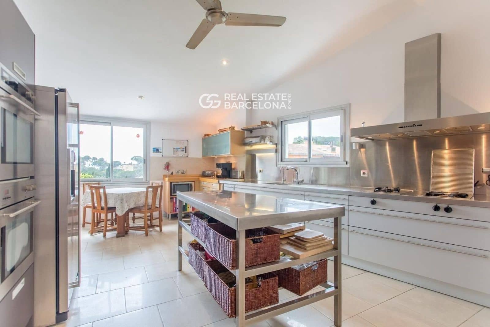 4 chambre Villa/Maison à vendre à Sant Andreu de Llavaneres avec piscine garage - 1 540 000 € (Ref: 9482312)