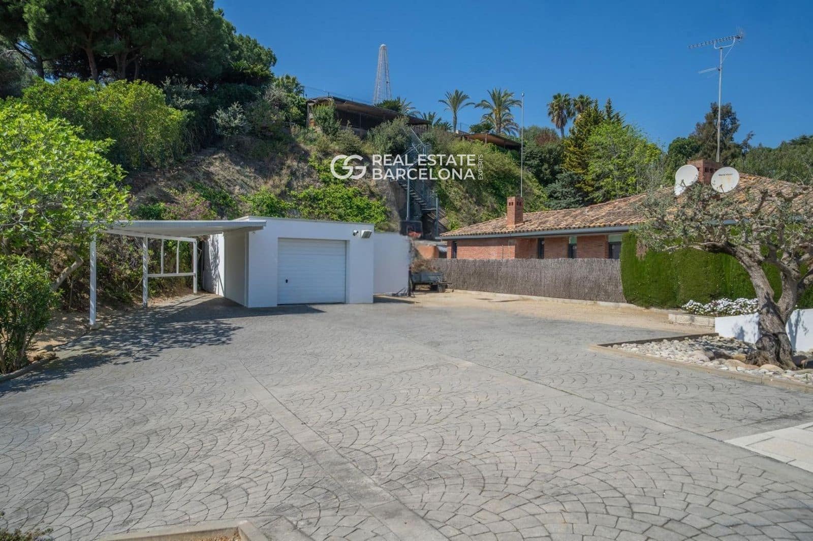 4 chambre Villa/Maison à vendre à Sant Andreu de Llavaneres avec piscine garage - 1 540 000 € (Ref: 9482312)