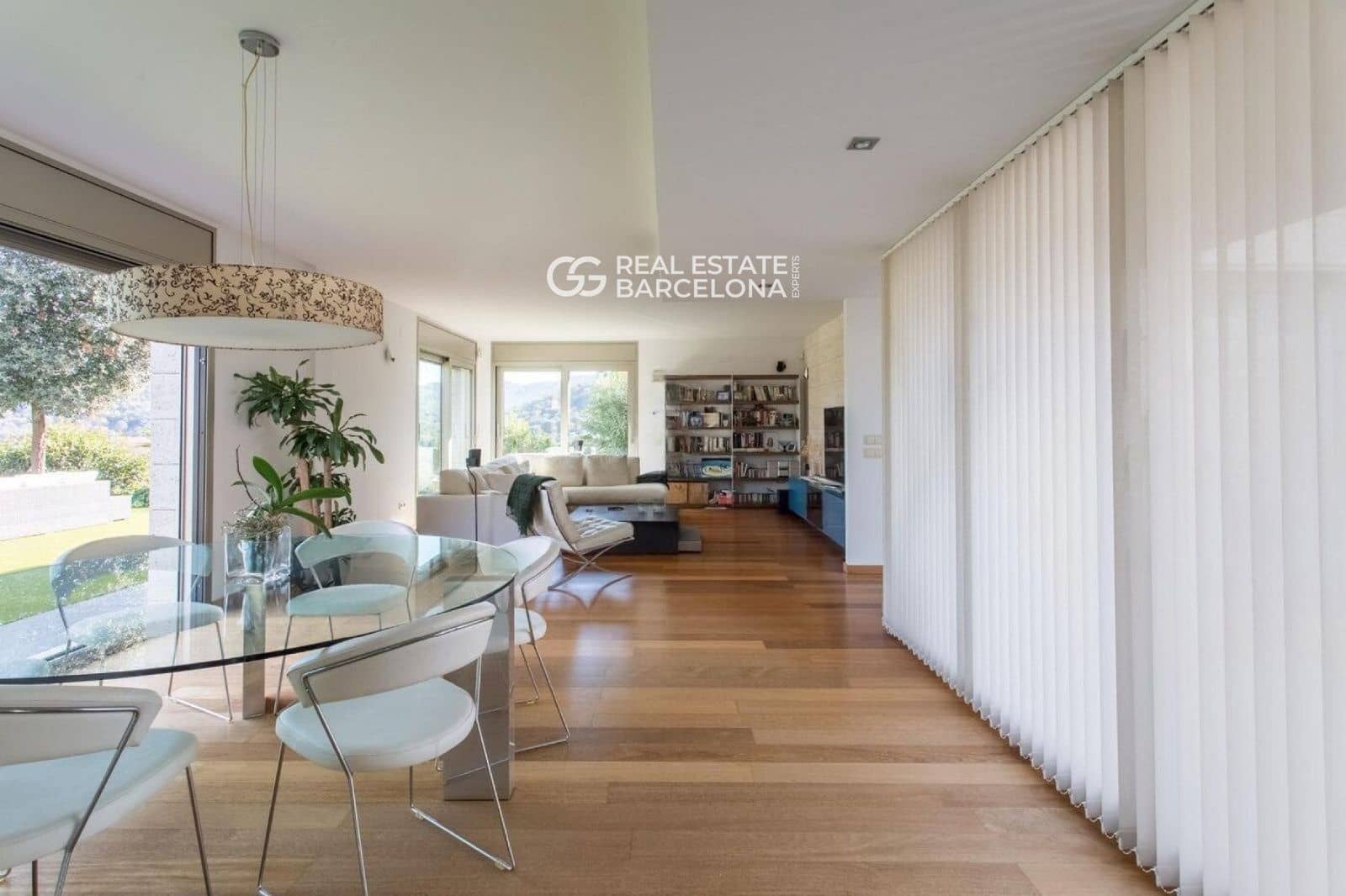 4 bedroom Villa for sale in Vallromanes with pool garage - € 1,260,000 (Ref: 9482315)