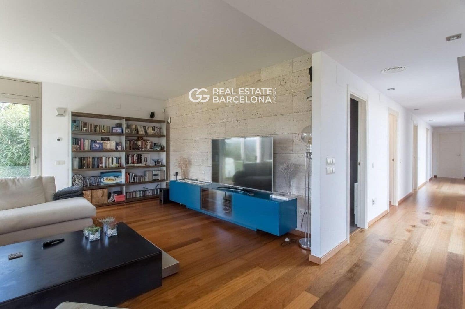 4 bedroom Villa for sale in Vallromanes with pool garage - € 1,260,000 (Ref: 9482315)