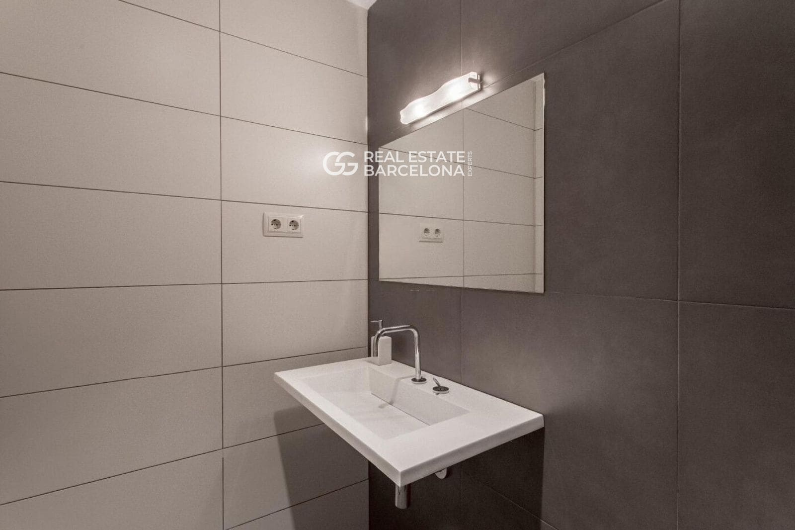 4 bedroom Villa for sale in Vallromanes with pool garage - € 1,260,000 (Ref: 9482315)