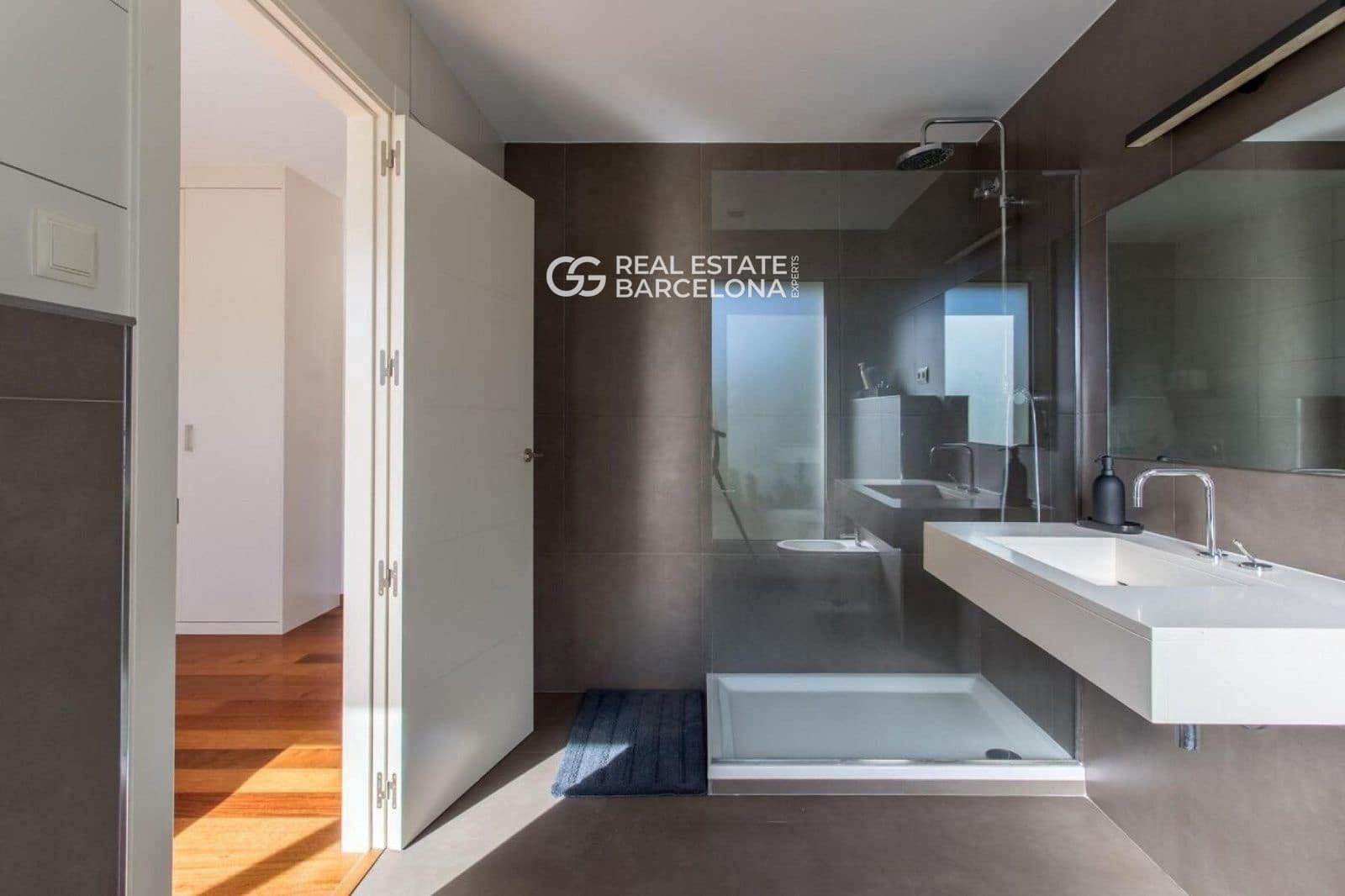 4 bedroom Villa for sale in Vallromanes with pool garage - € 1,260,000 (Ref: 9482315)