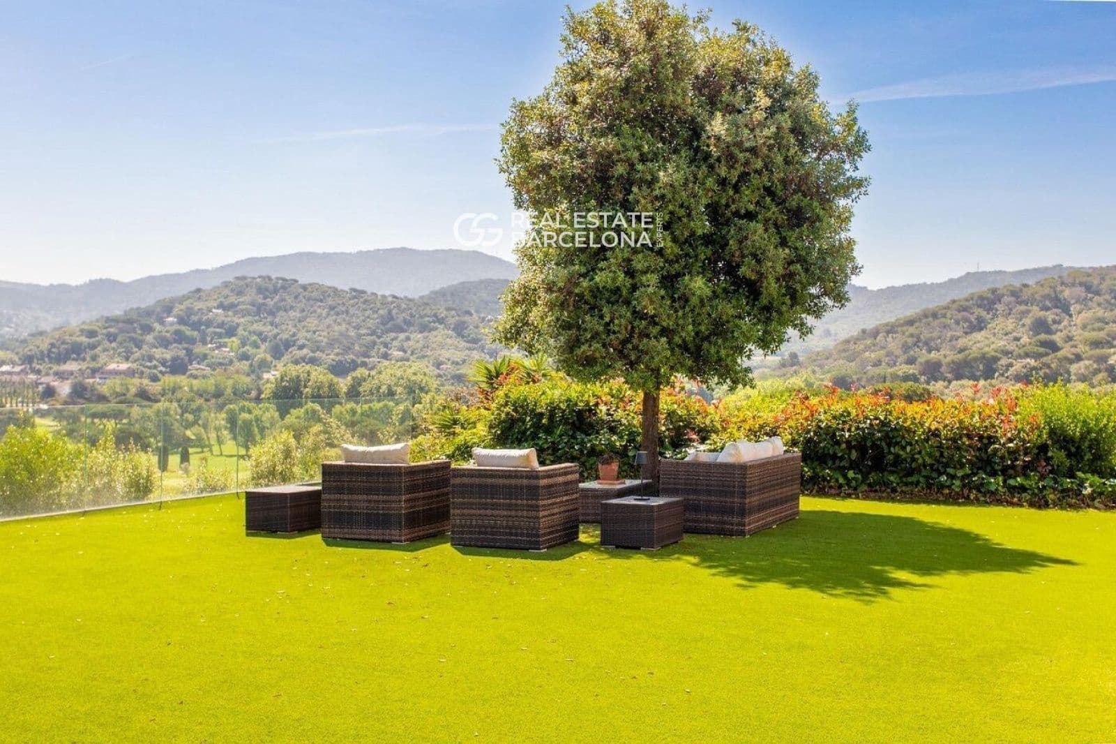 4 bedroom Villa for sale in Vallromanes with pool garage - € 1,260,000 (Ref: 9482315)