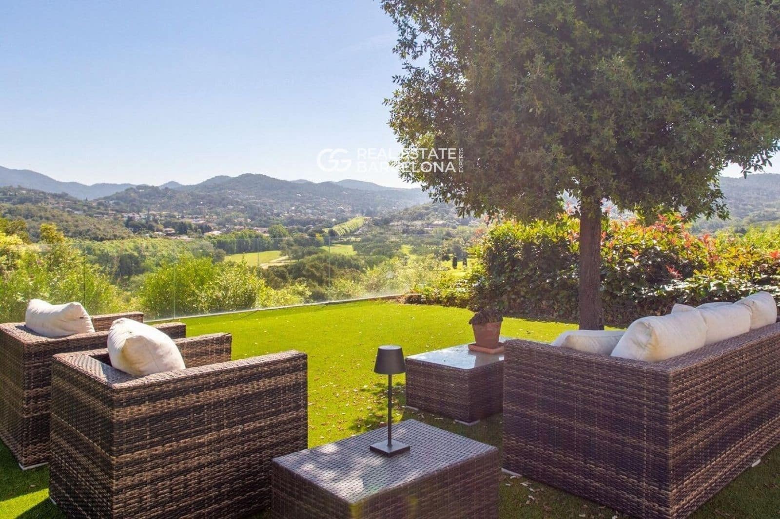 4 bedroom Villa for sale in Vallromanes with pool garage - € 1,260,000 (Ref: 9482315)