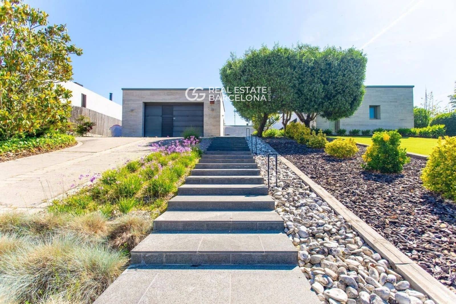 4 bedroom Villa for sale in Vallromanes with pool garage - € 1,260,000 (Ref: 9482315)