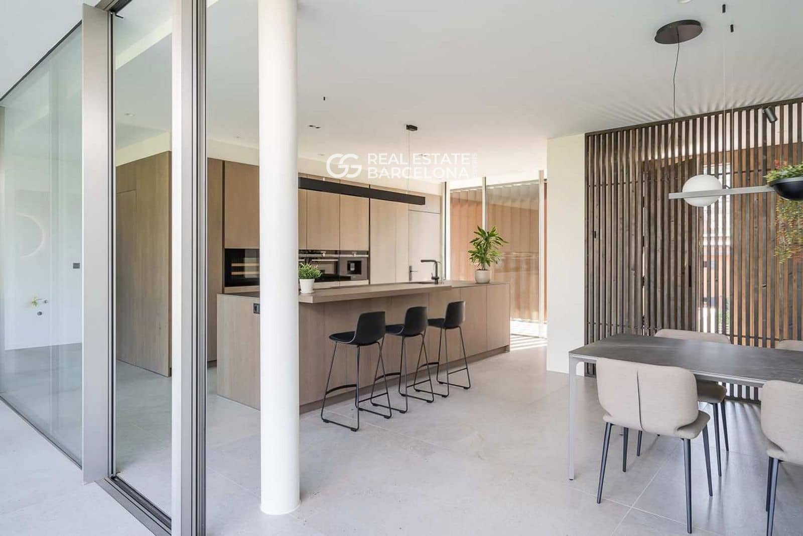 4 bedroom Villa for sale in Vallromanes with pool garage - € 1,350,000 (Ref: 9482316)