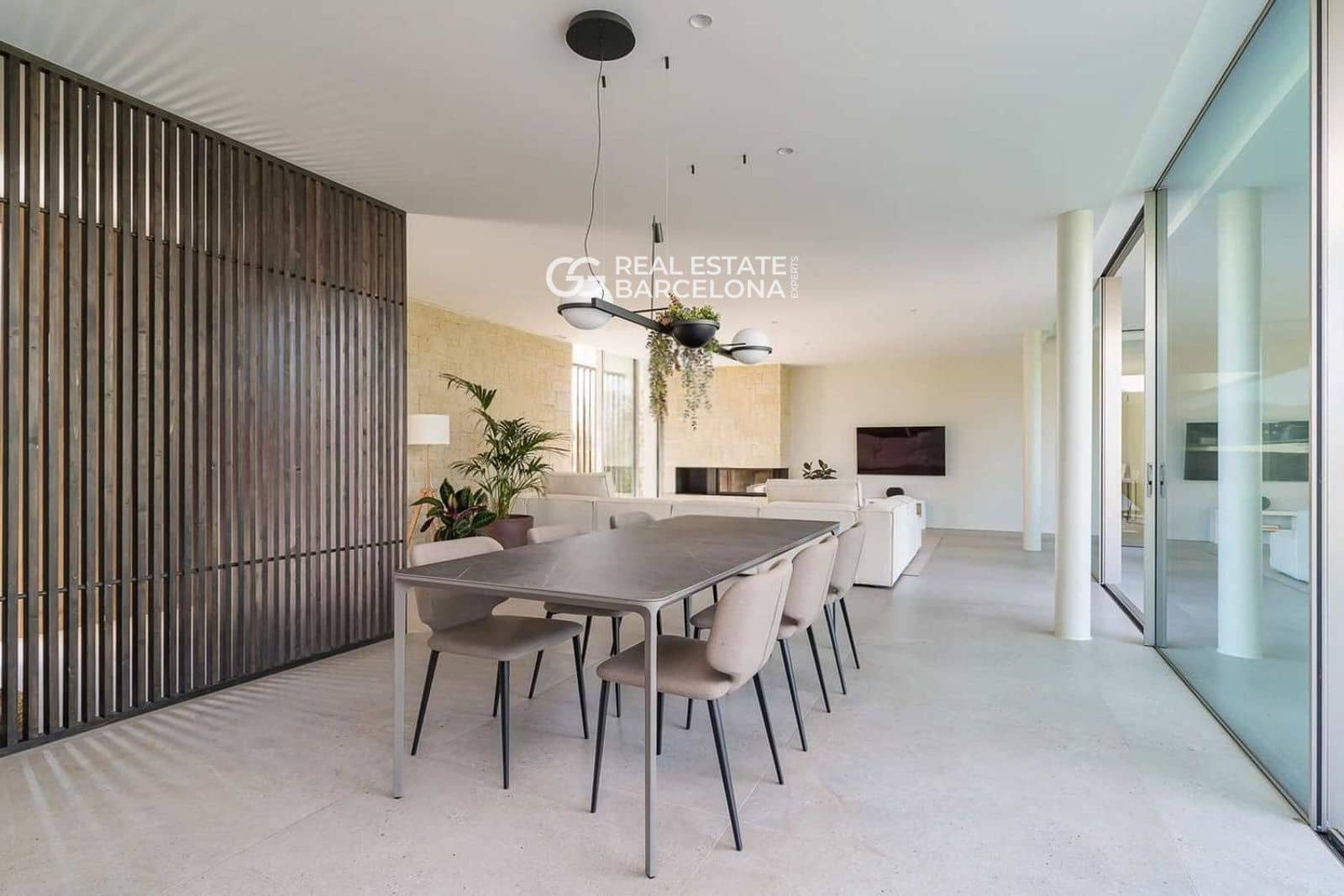 4 bedroom Villa for sale in Vallromanes with pool garage - € 1,350,000 (Ref: 9482316)