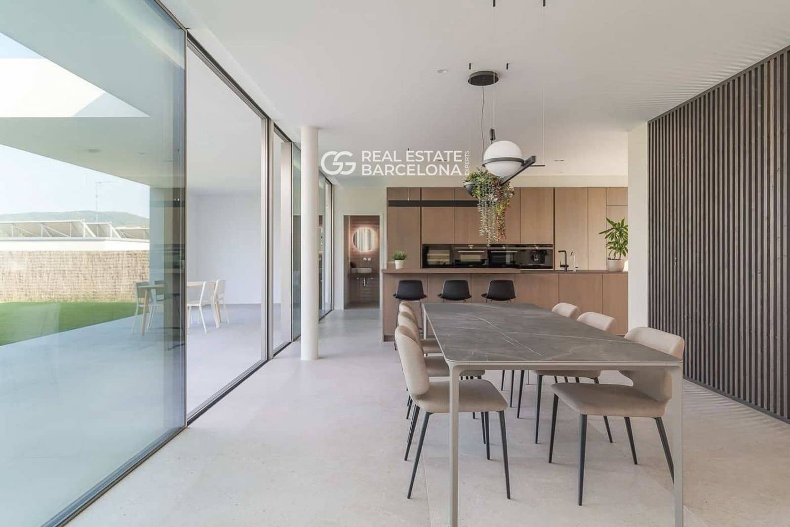 4 bedroom Villa for sale in Vallromanes with pool garage - € 1,350,000 (Ref: 9482316)