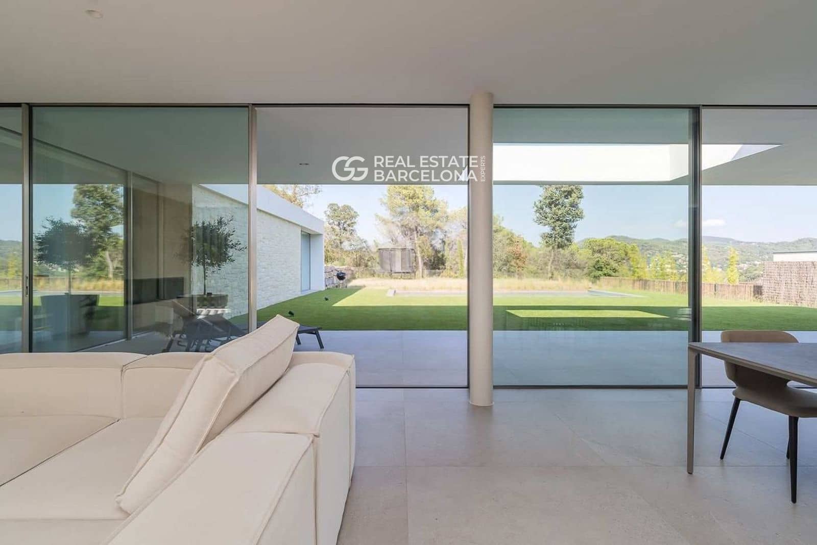 4 bedroom Villa for sale in Vallromanes with pool garage - € 1,350,000 (Ref: 9482316)