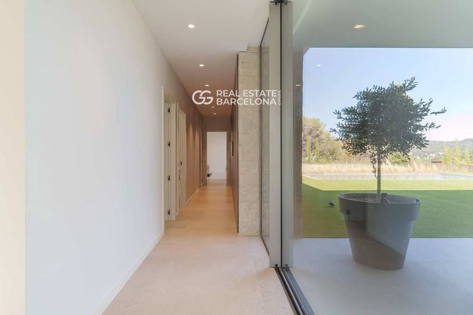 4 bedroom Villa for sale in Vallromanes with pool garage - € 1,350,000 (Ref: 9482316)