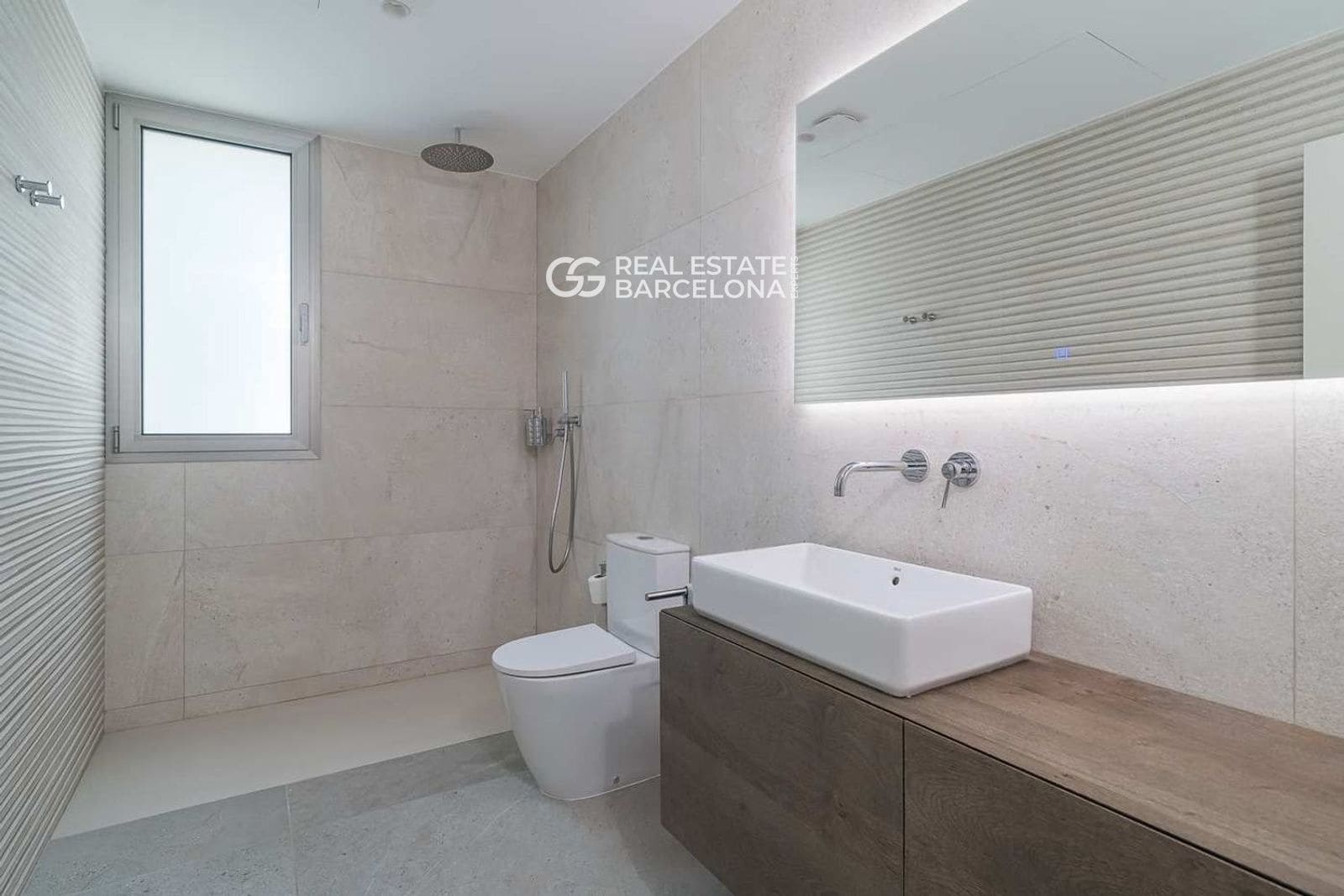 4 bedroom Villa for sale in Vallromanes with pool garage - € 1,350,000 (Ref: 9482316)