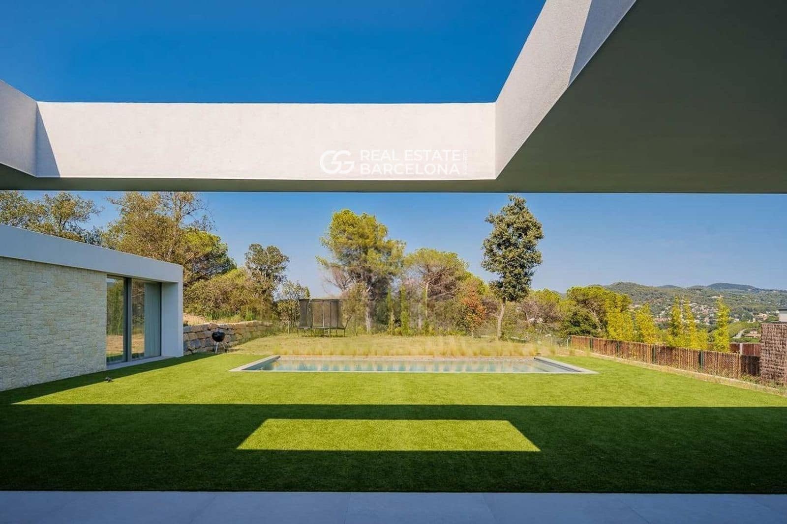 4 bedroom Villa for sale in Vallromanes with pool garage - € 1,350,000 (Ref: 9482316)