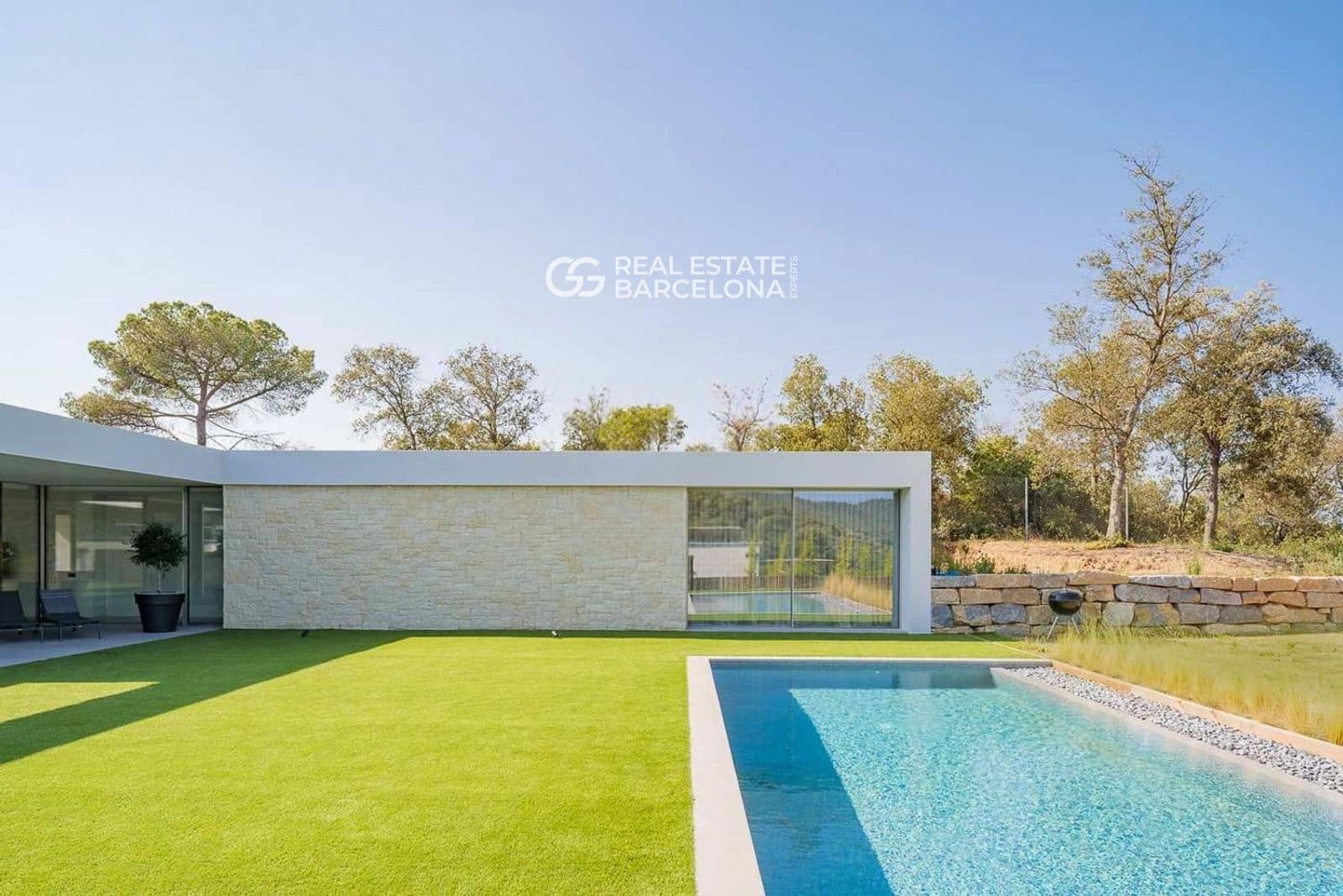4 bedroom Villa for sale in Vallromanes with pool garage - € 1,350,000 (Ref: 9482316)