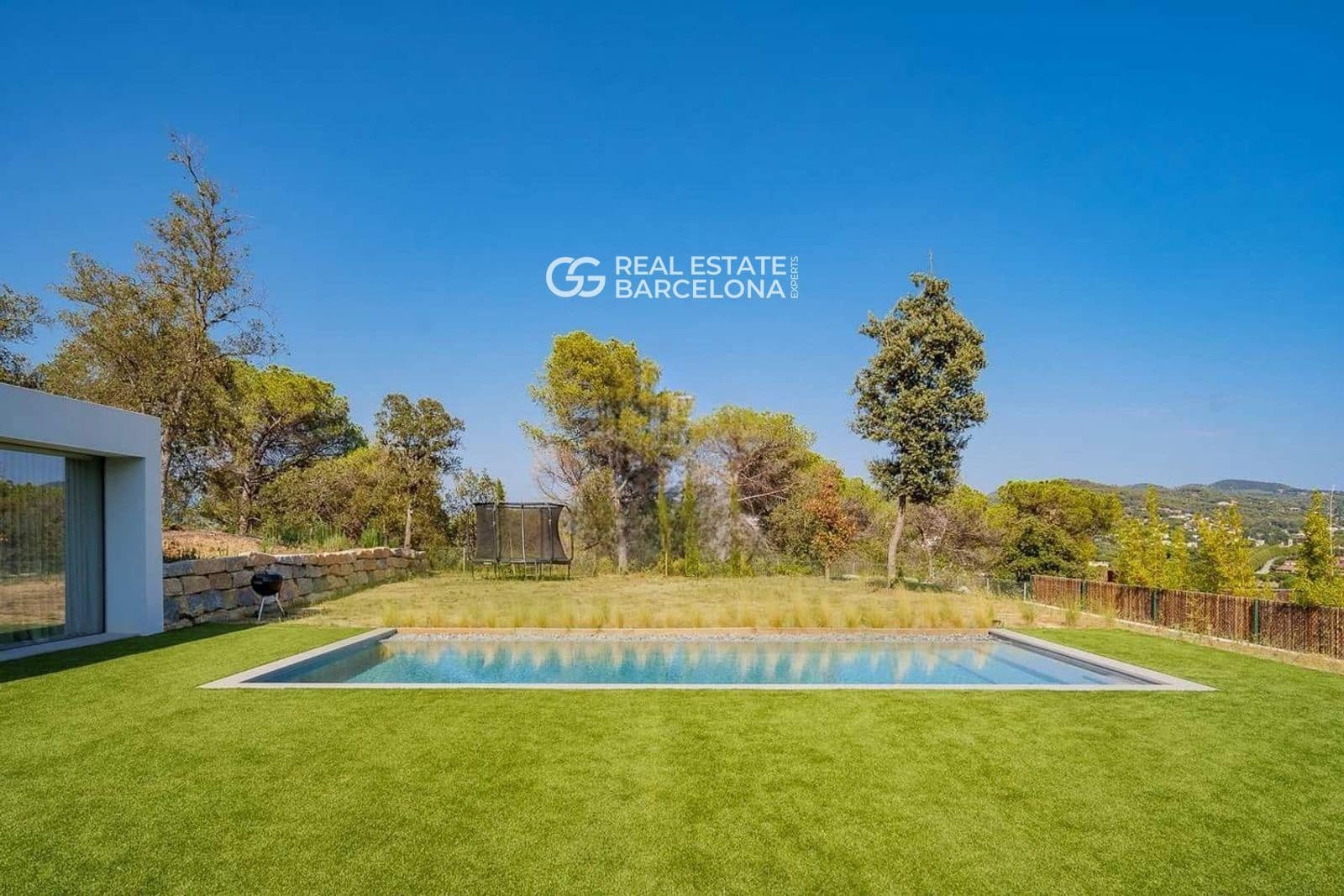 4 bedroom Villa for sale in Vallromanes with pool garage - € 1,350,000 (Ref: 9482316)