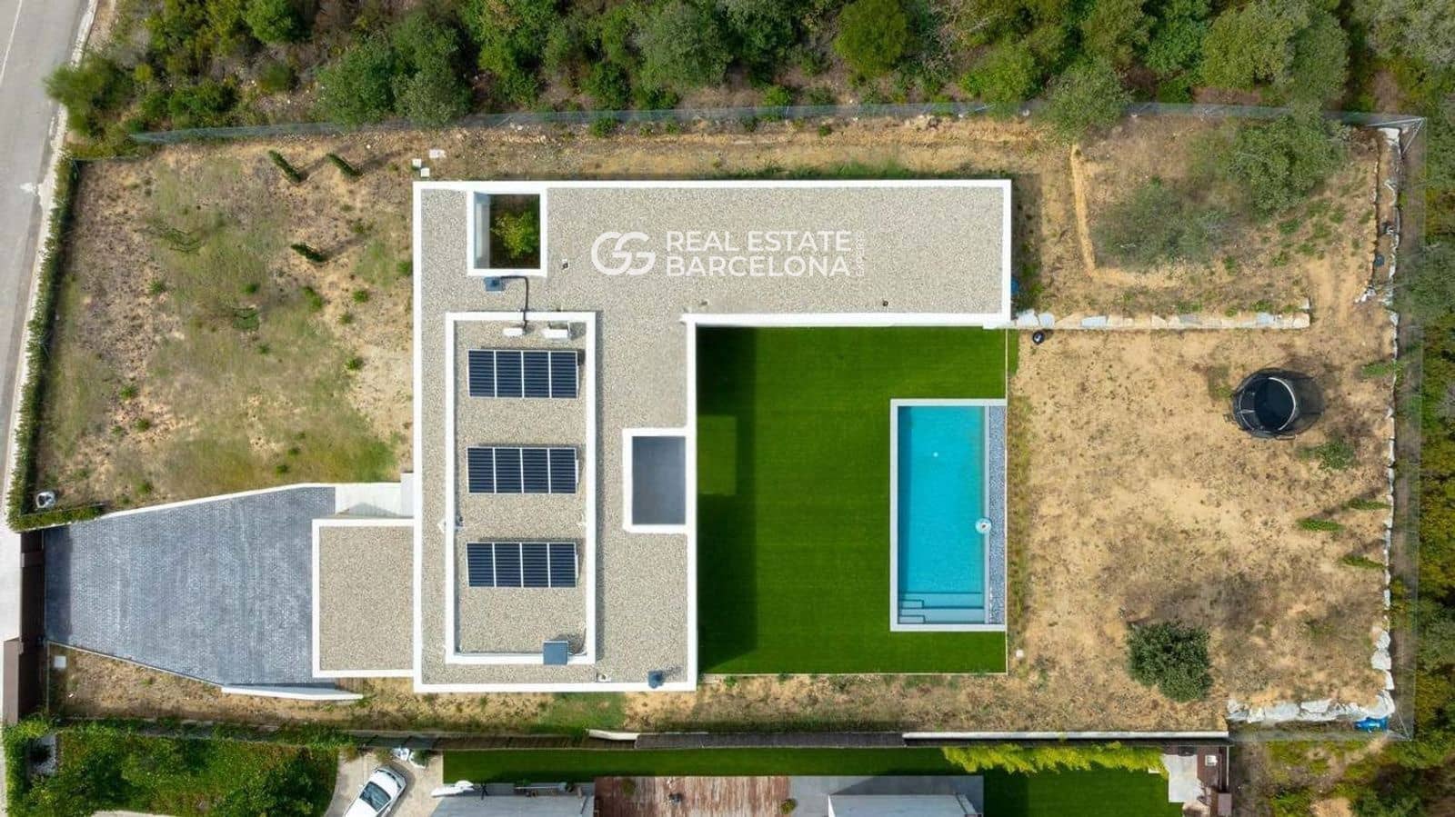 4 bedroom Villa for sale in Vallromanes with pool garage - € 1,350,000 (Ref: 9482316)