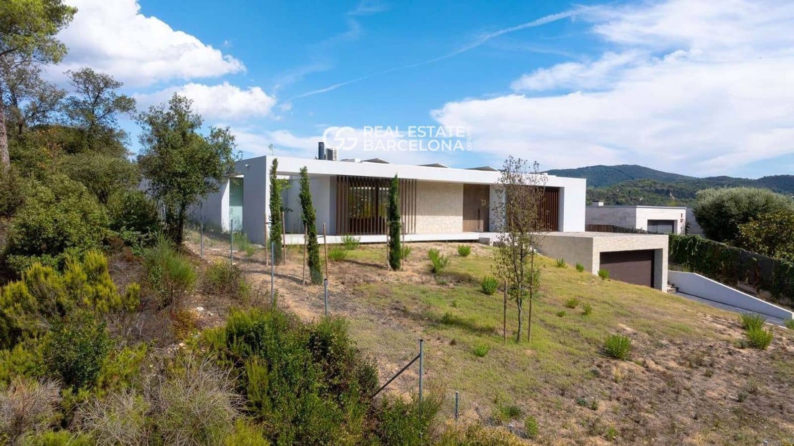 4 bedroom Villa for sale in Vallromanes with pool garage - € 1,350,000 (Ref: 9482316)