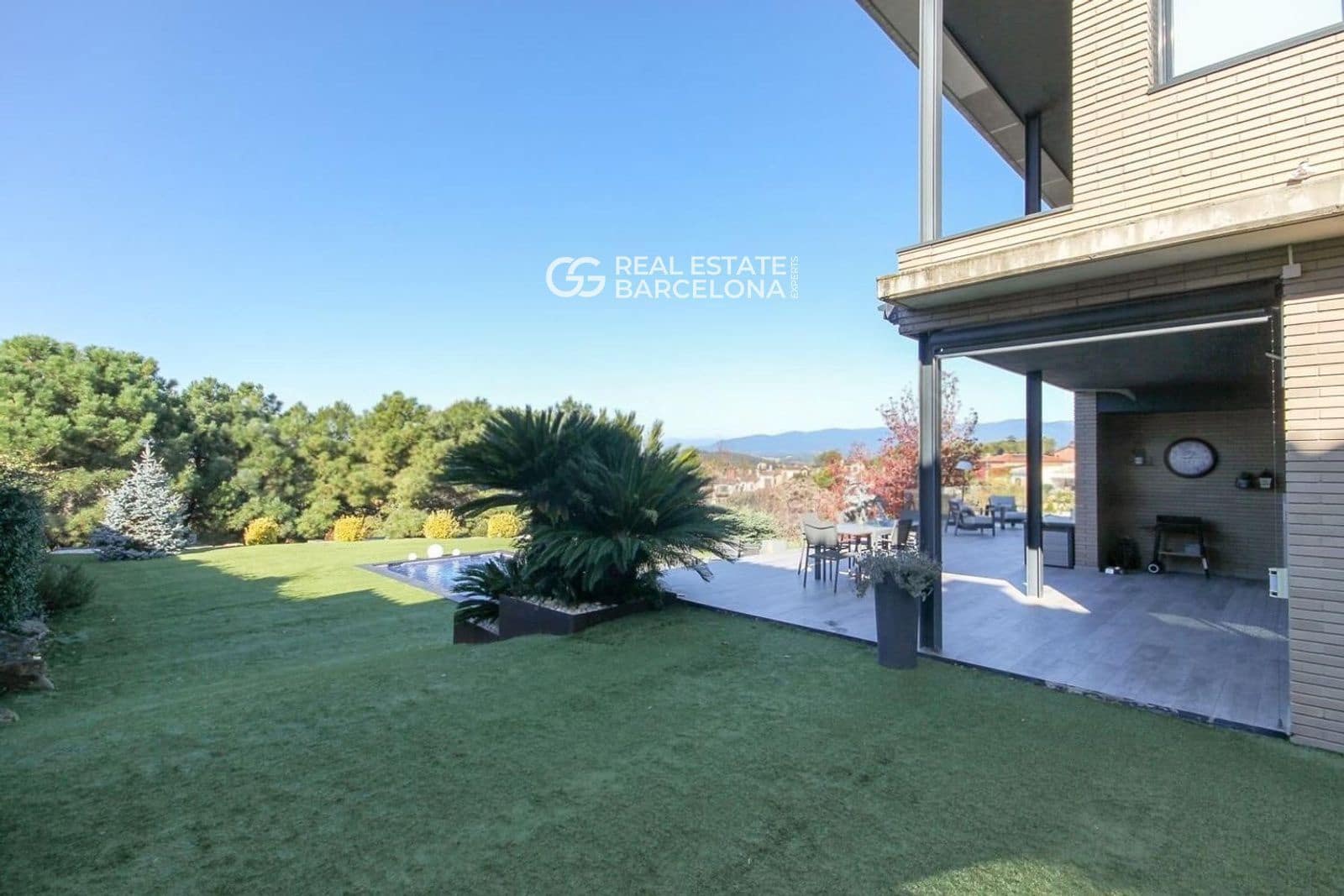 4 soveværelse Villa til salg i La Roca del Valles med swimmingpool garage - € 1.200.000 (Ref: 9482317)