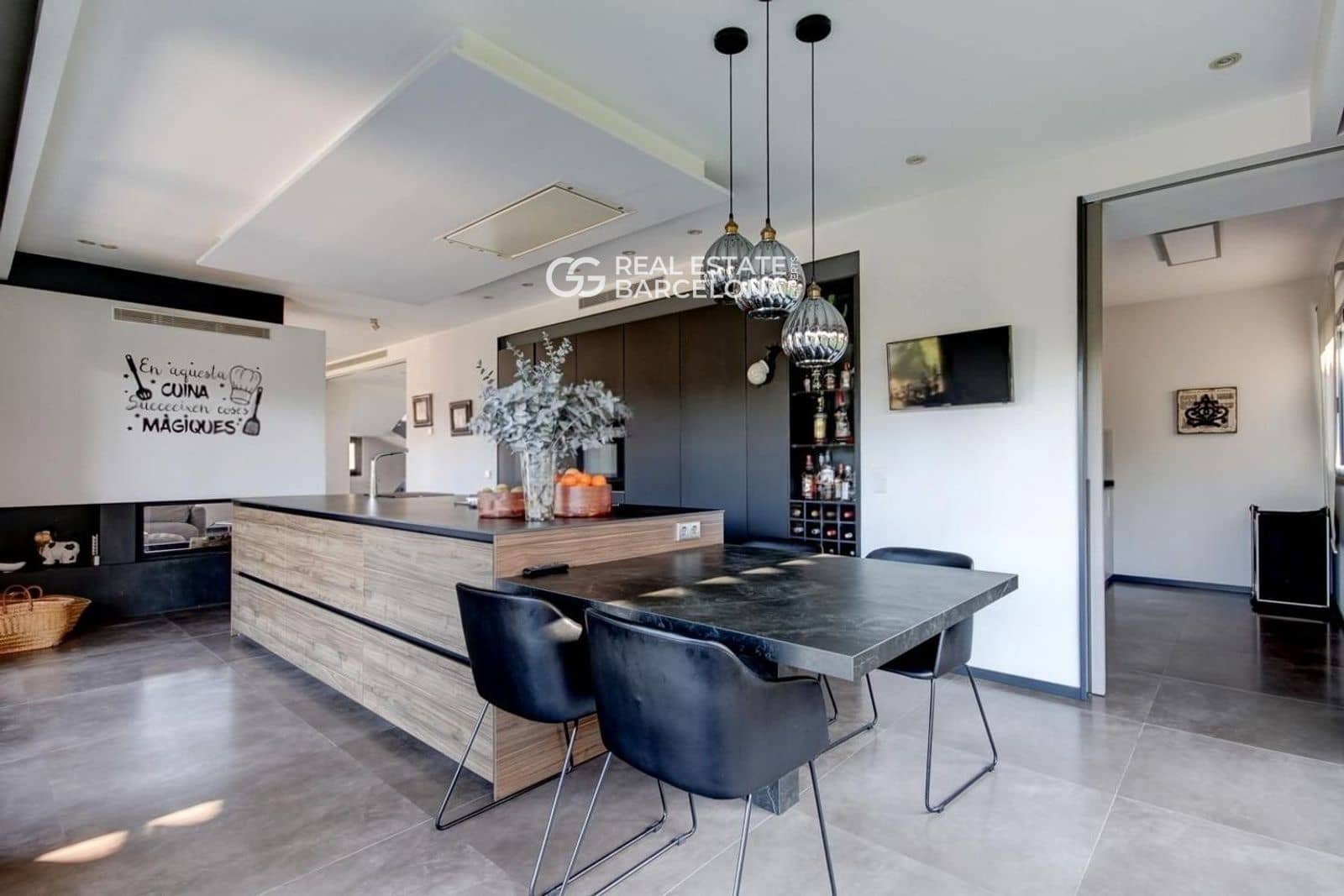 4 soveværelse Villa til salg i La Roca del Valles med swimmingpool garage - € 1.200.000 (Ref: 9482317)