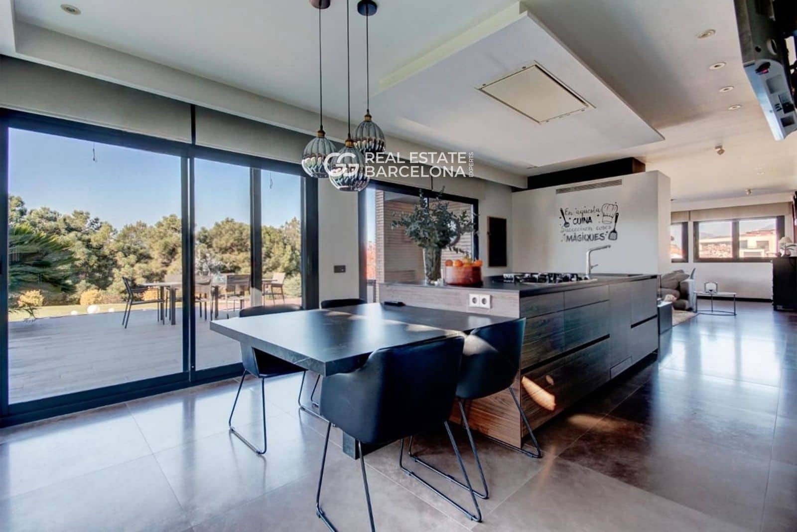 4 soveværelse Villa til salg i La Roca del Valles med swimmingpool garage - € 1.200.000 (Ref: 9482317)