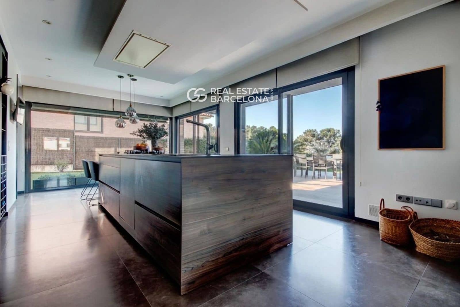 4 soveværelse Villa til salg i La Roca del Valles med swimmingpool garage - € 1.200.000 (Ref: 9482317)