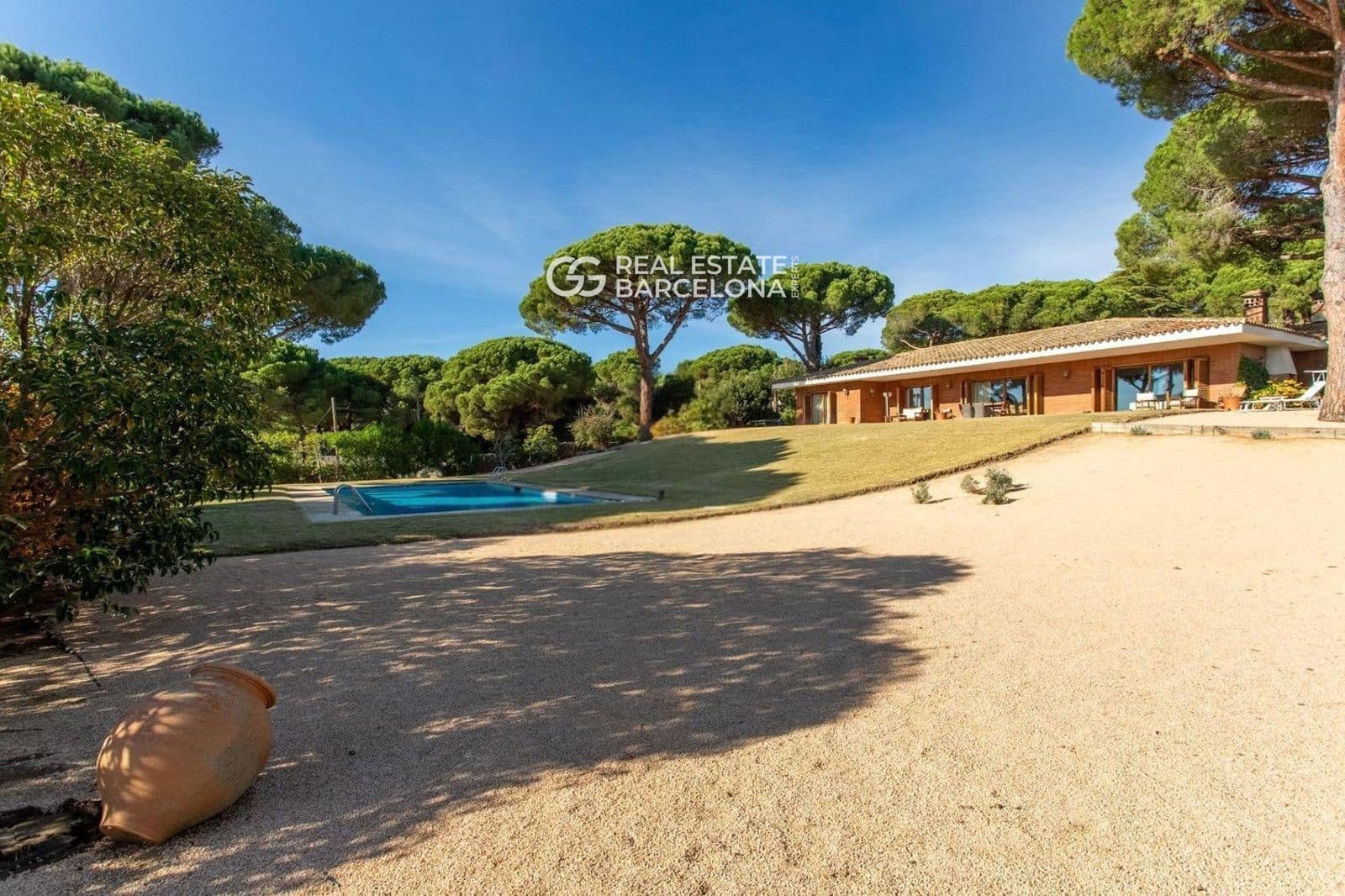 5 bedroom Villa for sale in Sant Andreu de Llavaneres with pool garage - € 1,450,000 (Ref: 9482319)