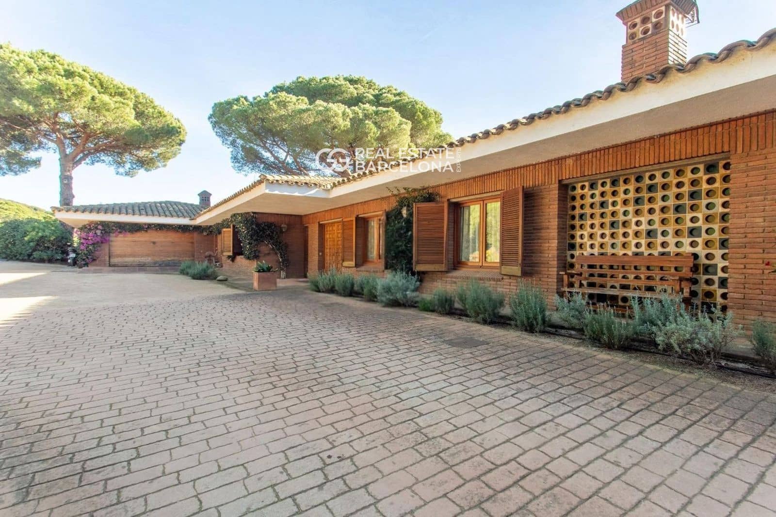 5 bedroom Villa for sale in Sant Andreu de Llavaneres with pool garage - € 1,450,000 (Ref: 9482319)