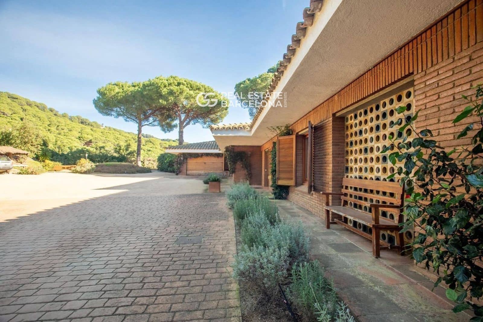 5 bedroom Villa for sale in Sant Andreu de Llavaneres with pool garage - € 1,450,000 (Ref: 9482319)