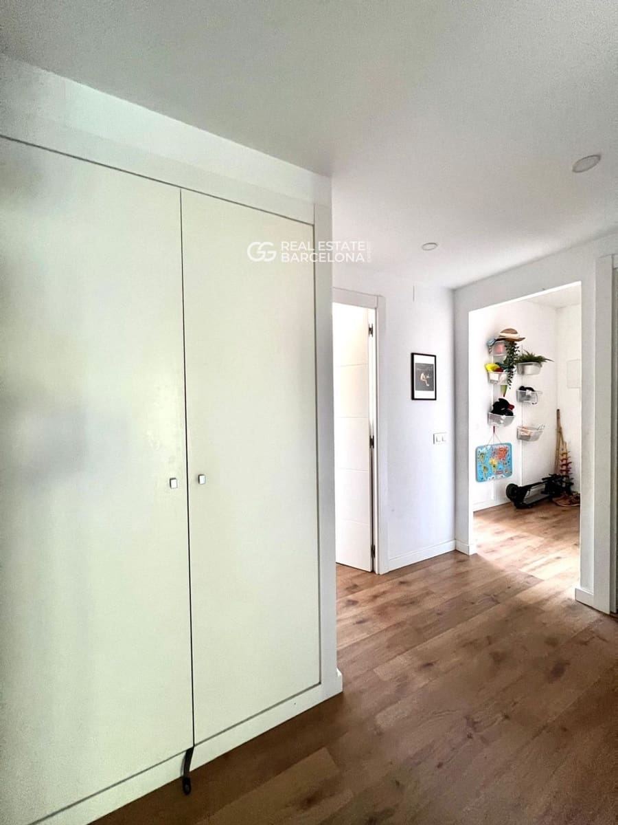 3 bedroom Flat for sale in Barcelona city - € 675,000 (Ref: 9482321)