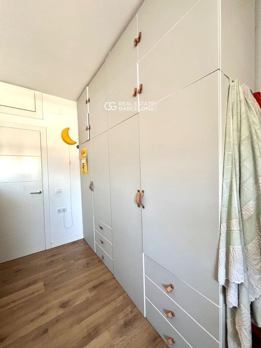 3 bedroom Flat for sale in Barcelona city - € 675,000 (Ref: 9482321)