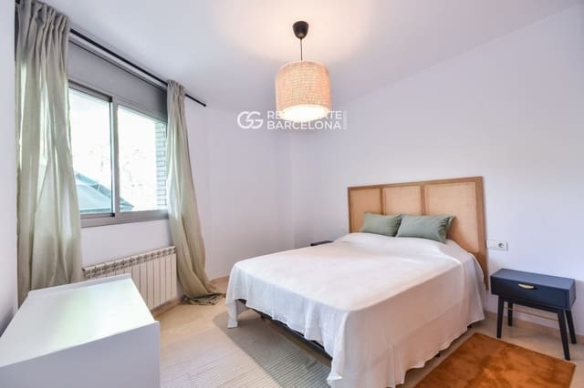 4 soveværelse Lejlighed til salg i Sant Martí, Barcelona by med garage - € 690.000 (Ref: 9482322)