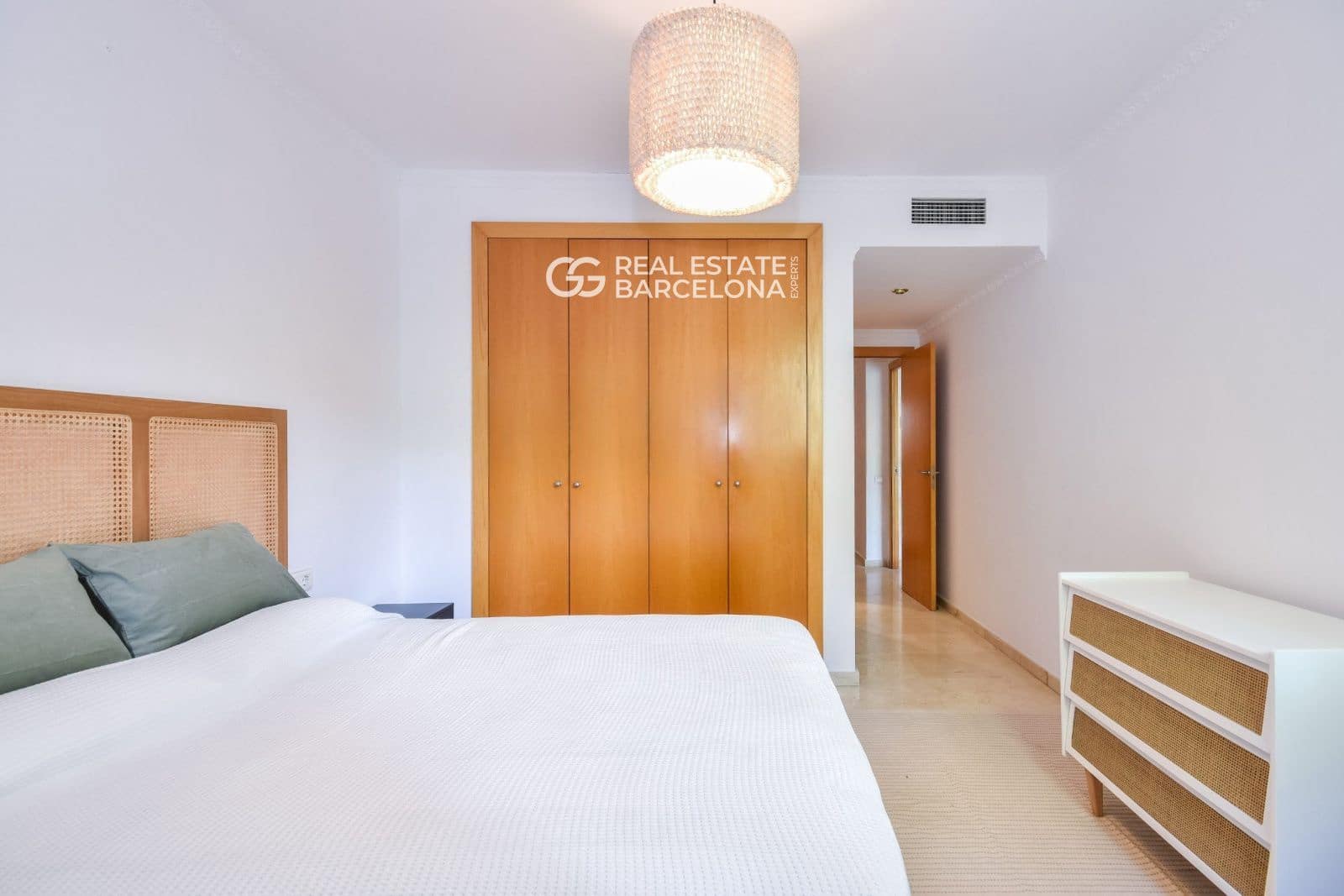 4 soveværelse Lejlighed til salg i Barcelona by med garage - € 690.000 (Ref: 9482322)