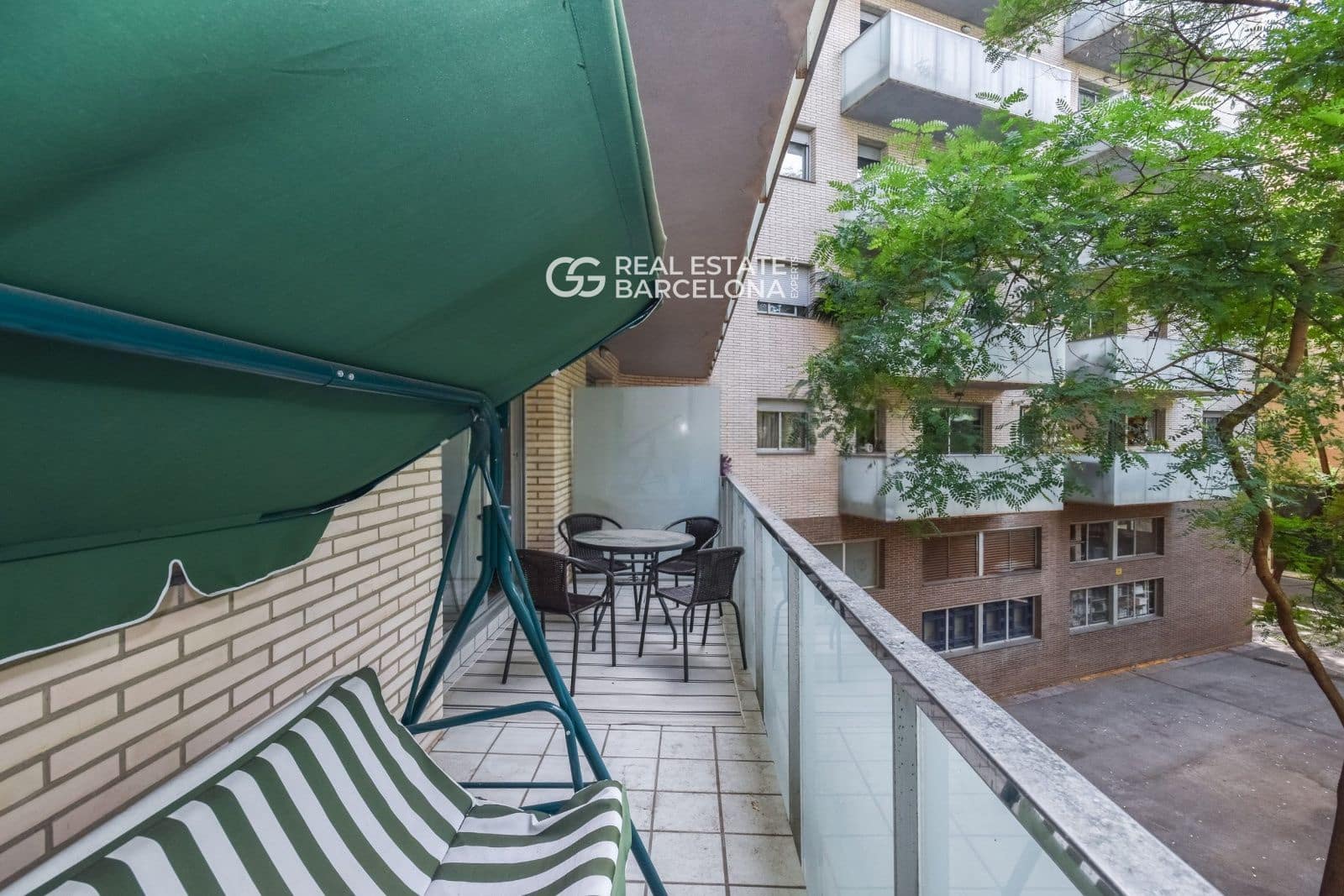 4 soveværelse Lejlighed til salg i Barcelona by med garage - € 690.000 (Ref: 9482322)