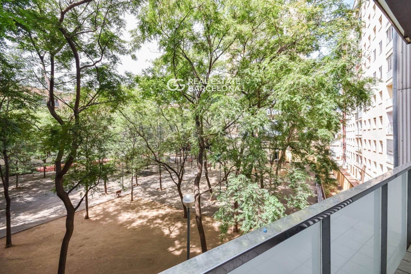 4 soveværelse Lejlighed til salg i Barcelona by med garage - € 690.000 (Ref: 9482322)