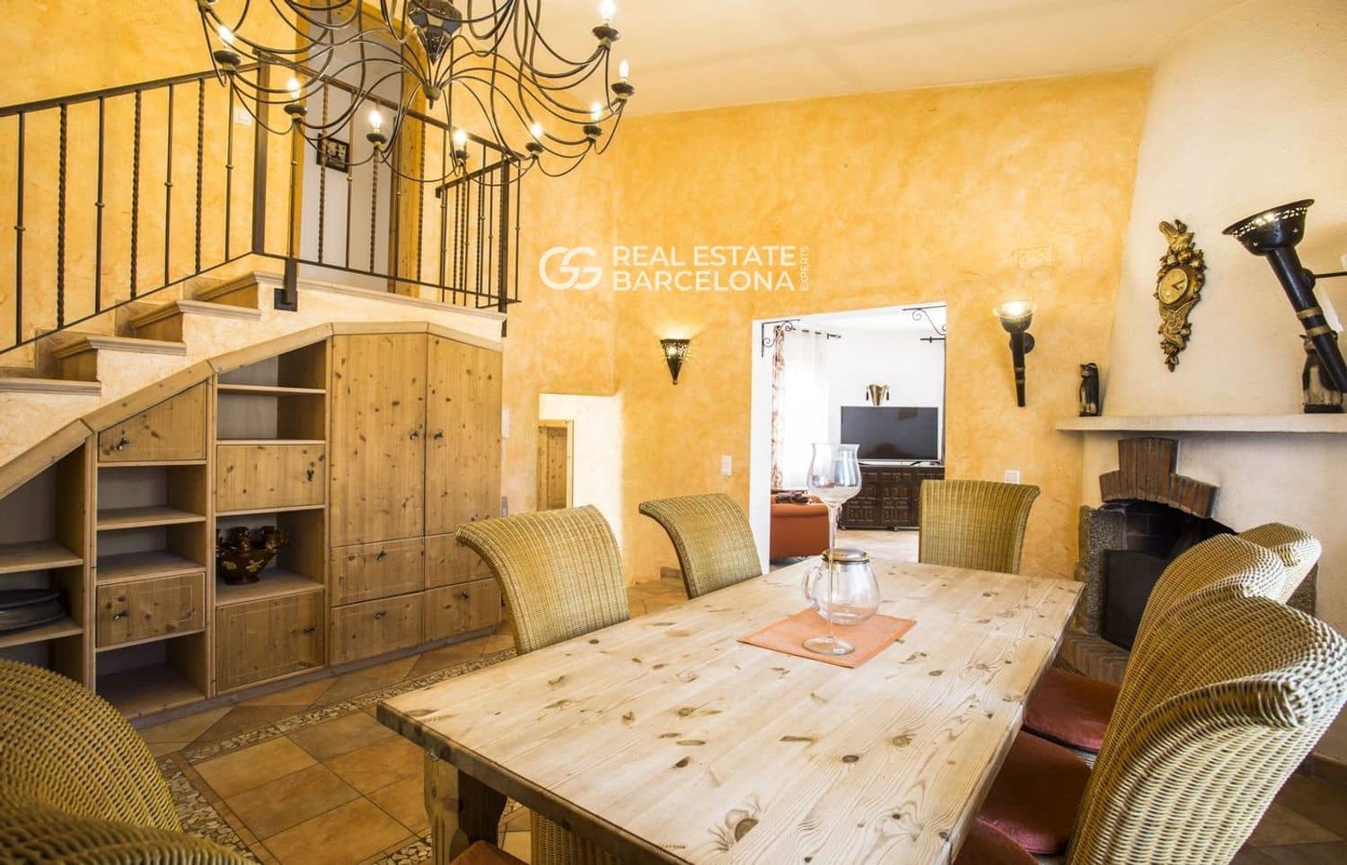 5 bedroom Villa for sale in Empuriabrava with pool garage - € 1,200,000 (Ref: 9482332)