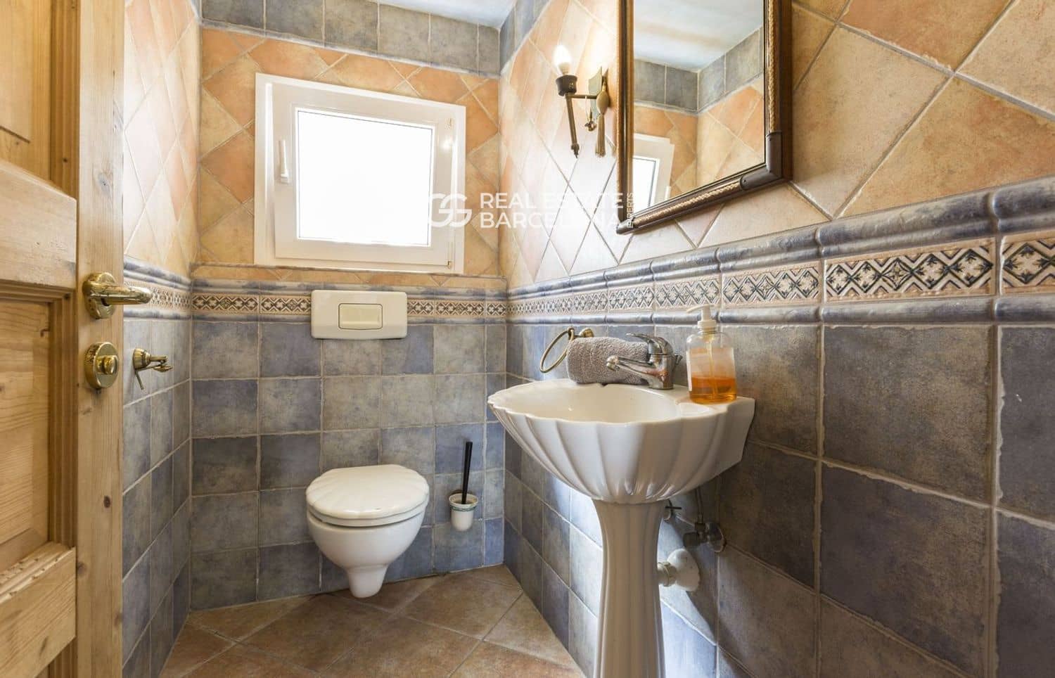 5 bedroom Villa for sale in Empuriabrava with pool garage - € 1,200,000 (Ref: 9482332)