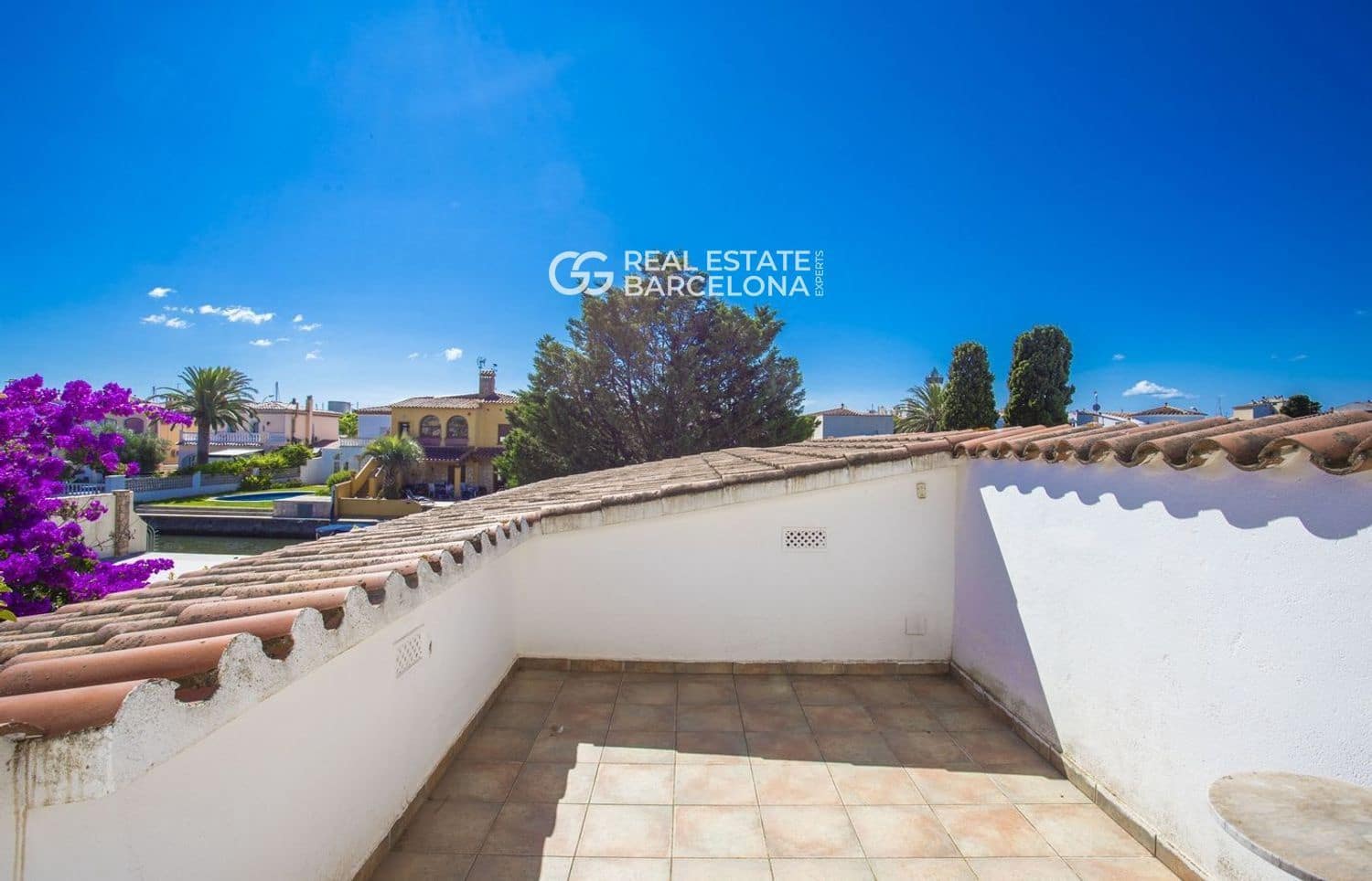 5 bedroom Villa for sale in Empuriabrava with pool garage - € 1,200,000 (Ref: 9482332)