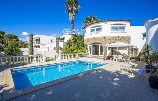 5 soverom Villa til salgs i Empuriabrava, Castelló d'Empúries med svømmebasseng garasje - € 1 200 000 (Ref: 9482332)