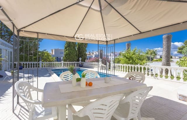 5 soverom Villa til salgs i Empuriabrava, Castelló d'Empúries med svømmebasseng garasje - € 1 200 000 (Ref: 9482332)