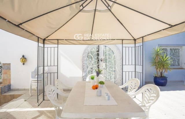 5 soverom Villa til salgs i Empuriabrava, Castelló d'Empúries med svømmebasseng garasje - € 1 200 000 (Ref: 9482332)