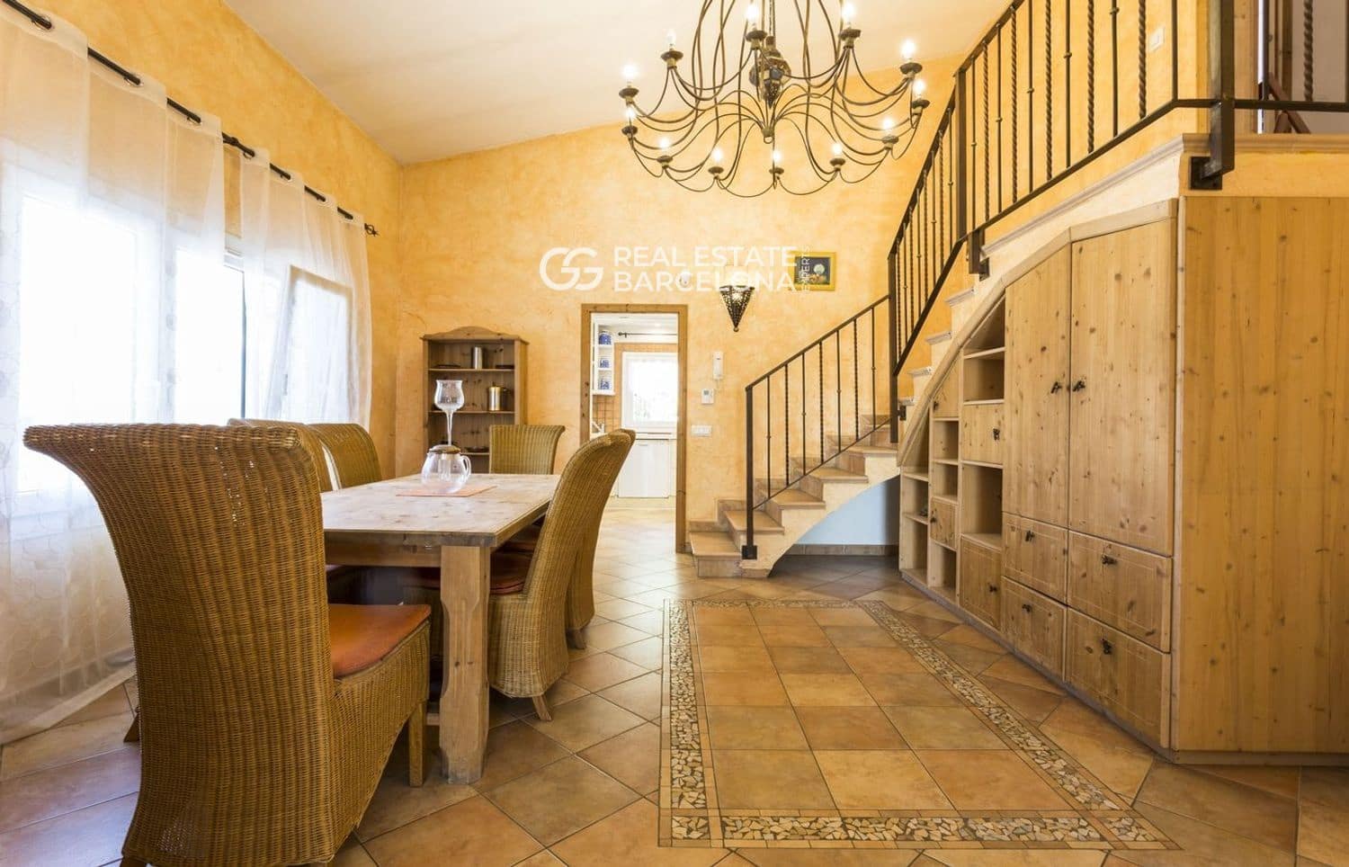 5 bedroom Villa for sale in Empuriabrava with pool garage - € 1,200,000 (Ref: 9482332)