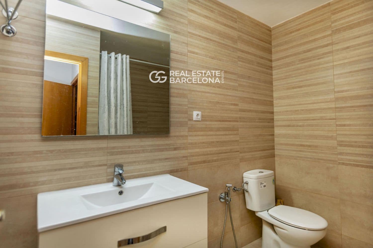 6 chambre Penthouse à vendre à Sant Andreu de Llavaneres avec piscine garage - 795 000 € (Ref: 9482336)