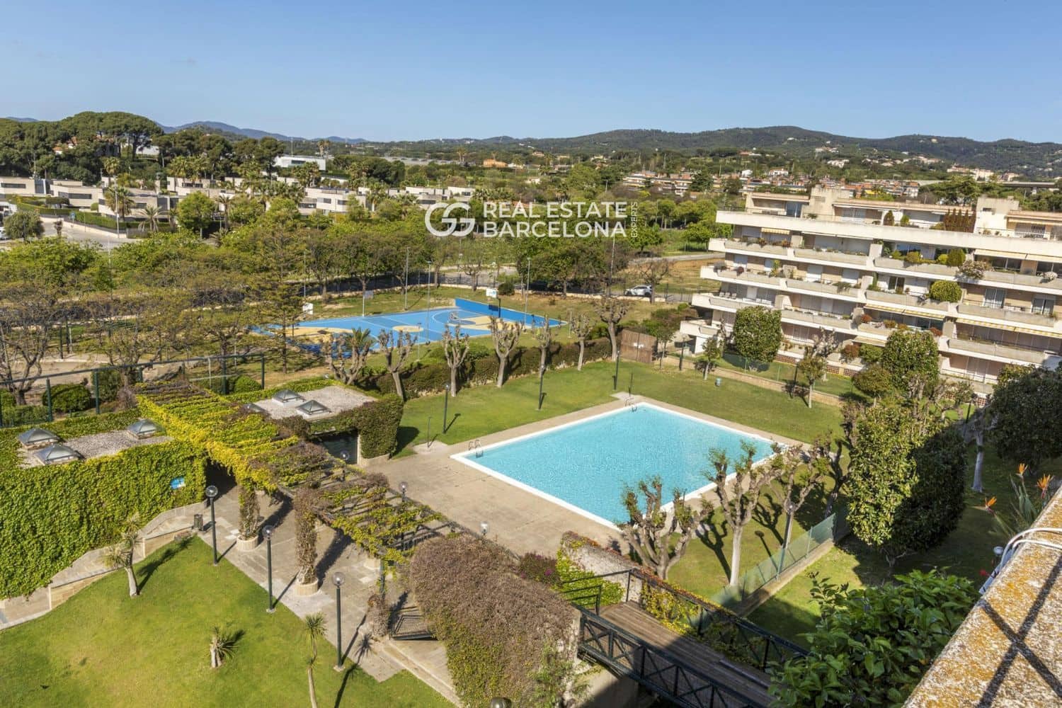 6 chambre Penthouse à vendre à Sant Andreu de Llavaneres avec piscine garage - 795 000 € (Ref: 9482336)