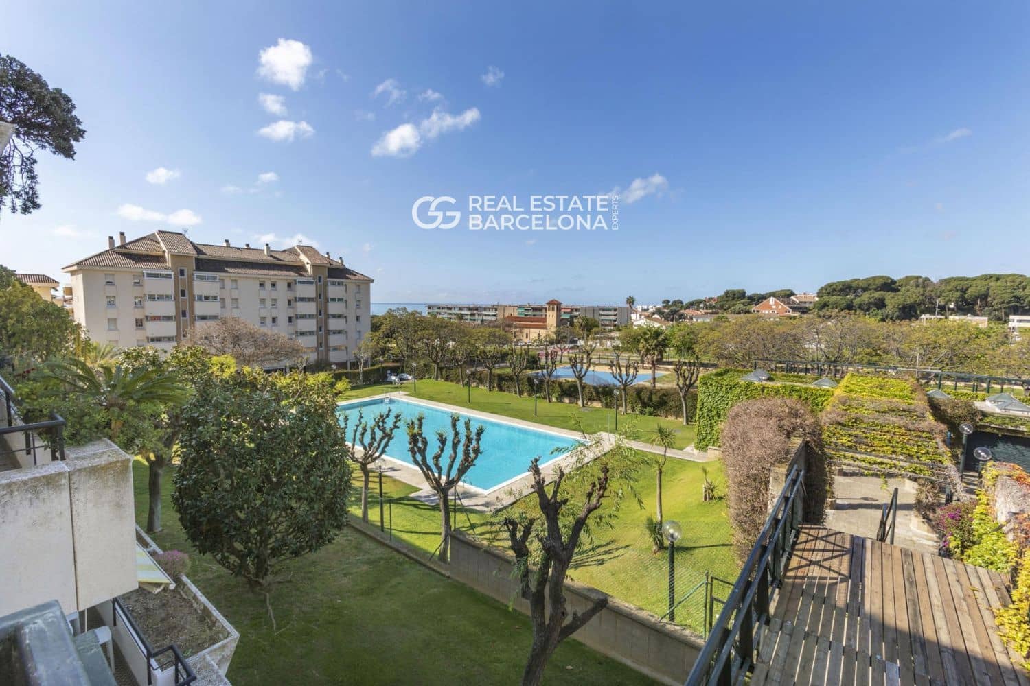 6 chambre Penthouse à vendre à Sant Andreu de Llavaneres avec piscine garage - 795 000 € (Ref: 9482336)