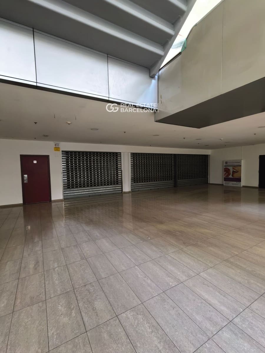 Kaupallinen myytävänä paikassa Terrassa - 2 200 000 € (Ref: 9482337)