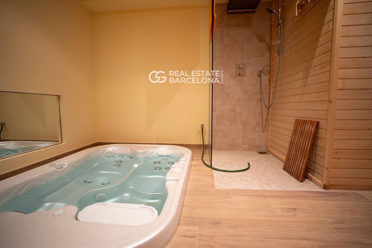 3 makuuhuone Omakotitalo myytävänä paikassa Begur mukana uima-altaan 
autotalli - 830 000 € (Ref: 9482338)